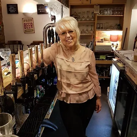Inn Jolly Sailor